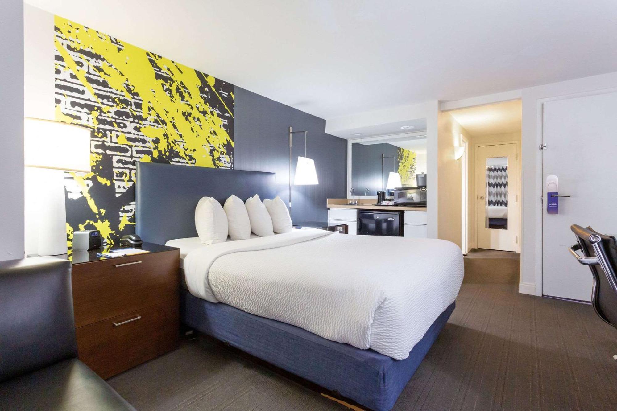 Comfort Inn & Suites Baltimore Inner Harbor Extérieur photo